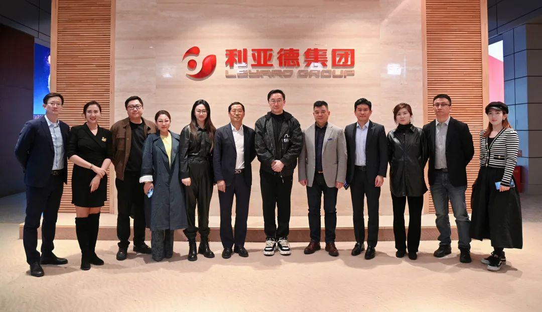 陆川导演到访尊龙凯时，解锁文化+科技融合新路径